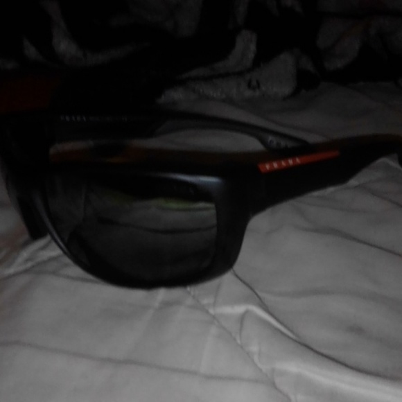 Prada sunglasses - Picture 3 of 3